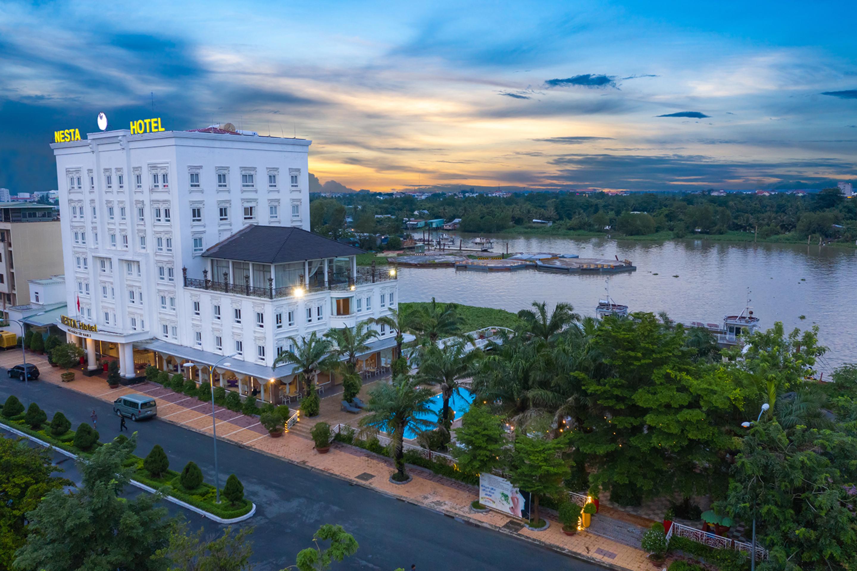 Nesta Hotel Cần Thơ Extérieur photo