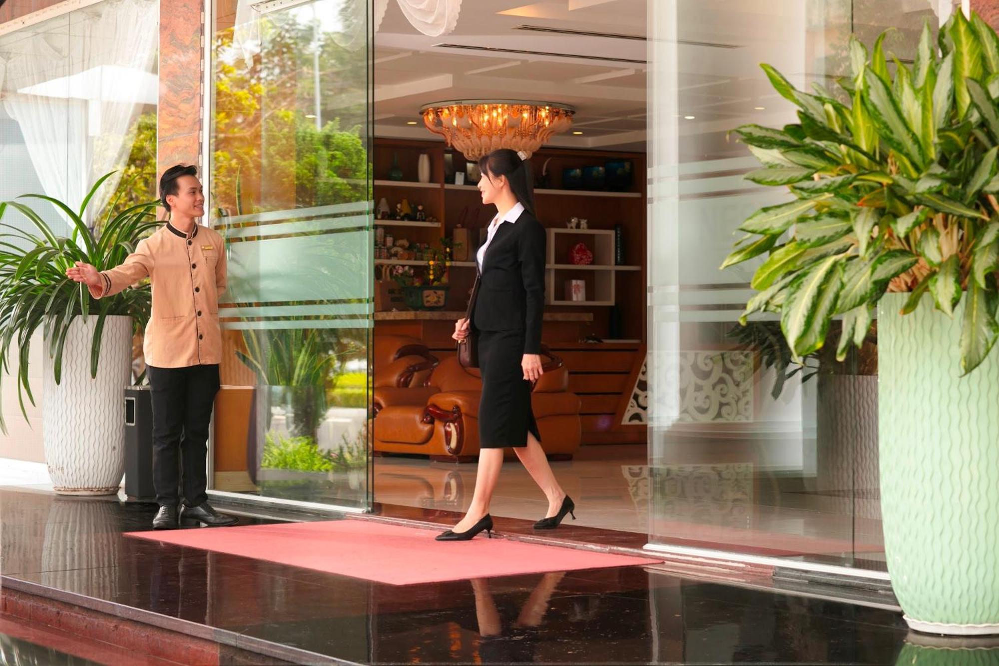 Nesta Hotel Cần Thơ Extérieur photo