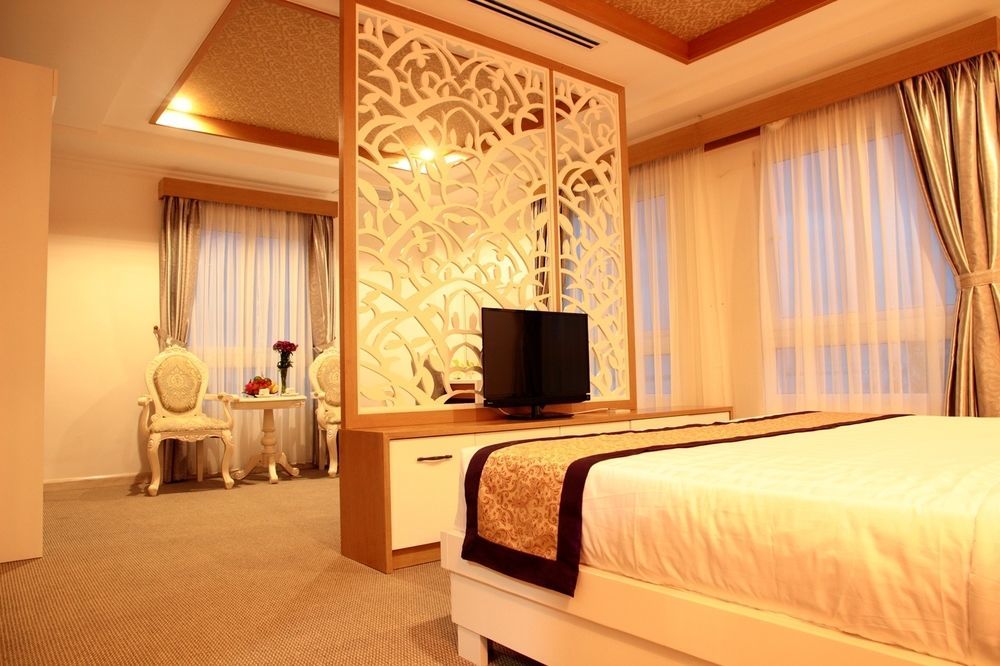 Nesta Hotel Cần Thơ Extérieur photo