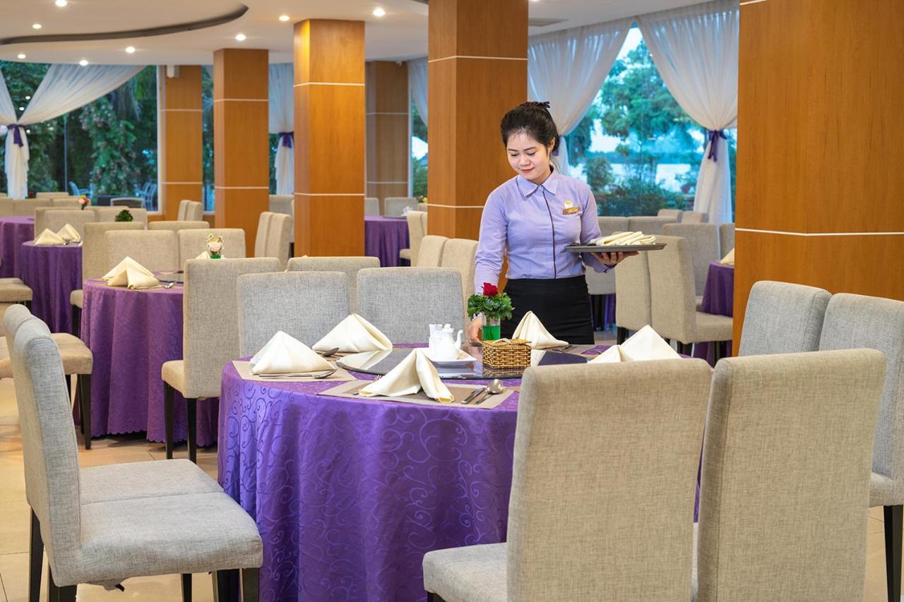 Nesta Hotel Cần Thơ Extérieur photo