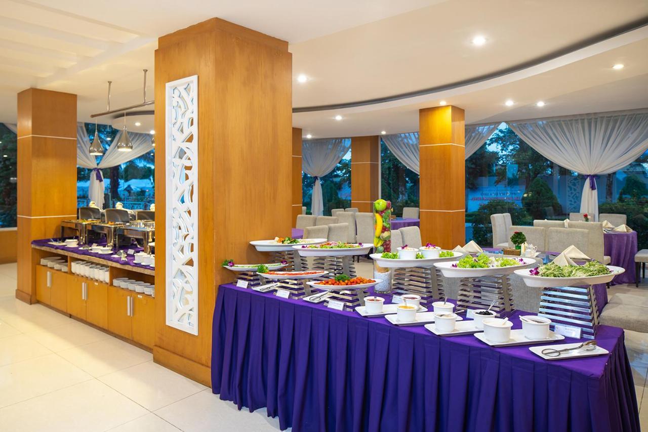 Nesta Hotel Cần Thơ Extérieur photo